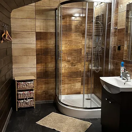 Rum i privatbostad Janos Goscinne *